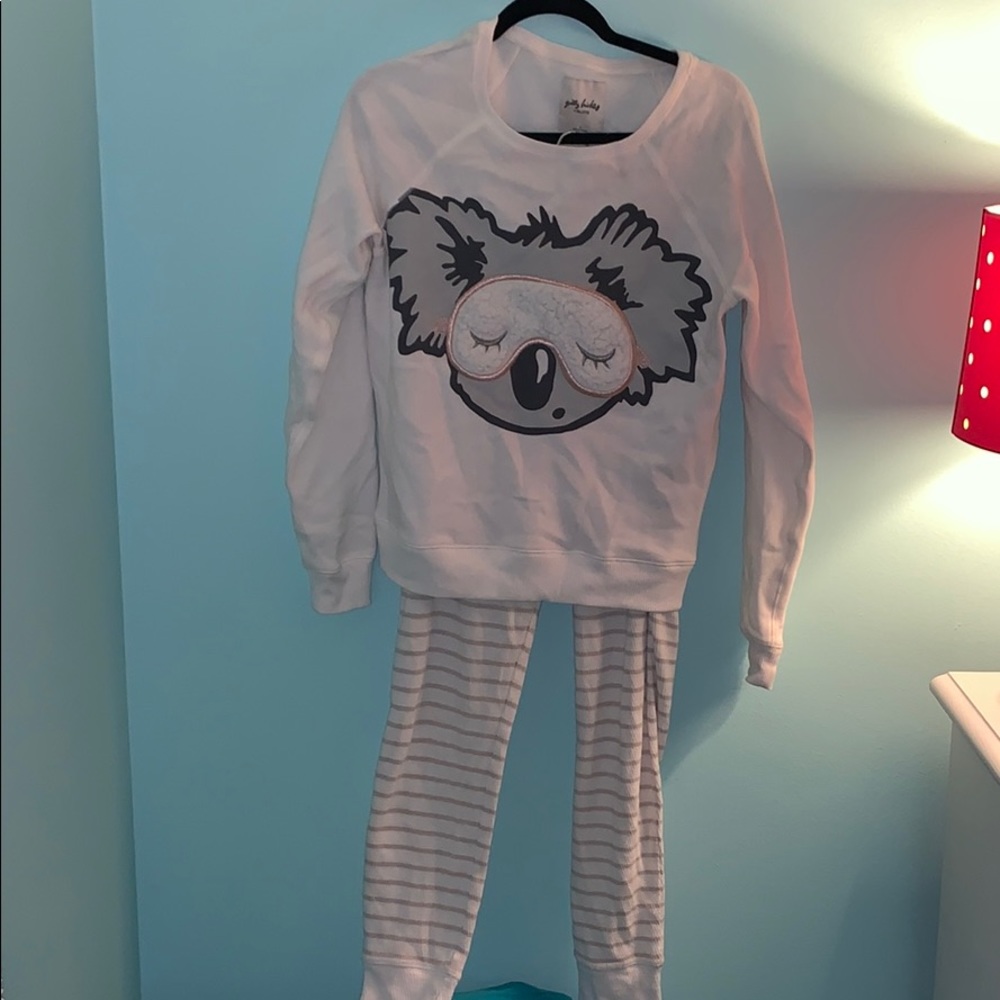 Gilly Hicks pajama set